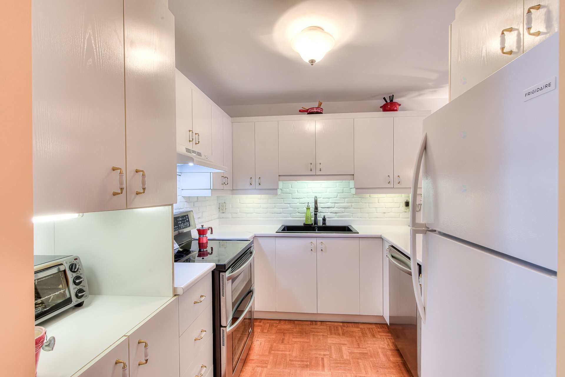 









1260


Rue St-Antoine

, 8,
Montréal (Lachine),




QC
H8S1T5

