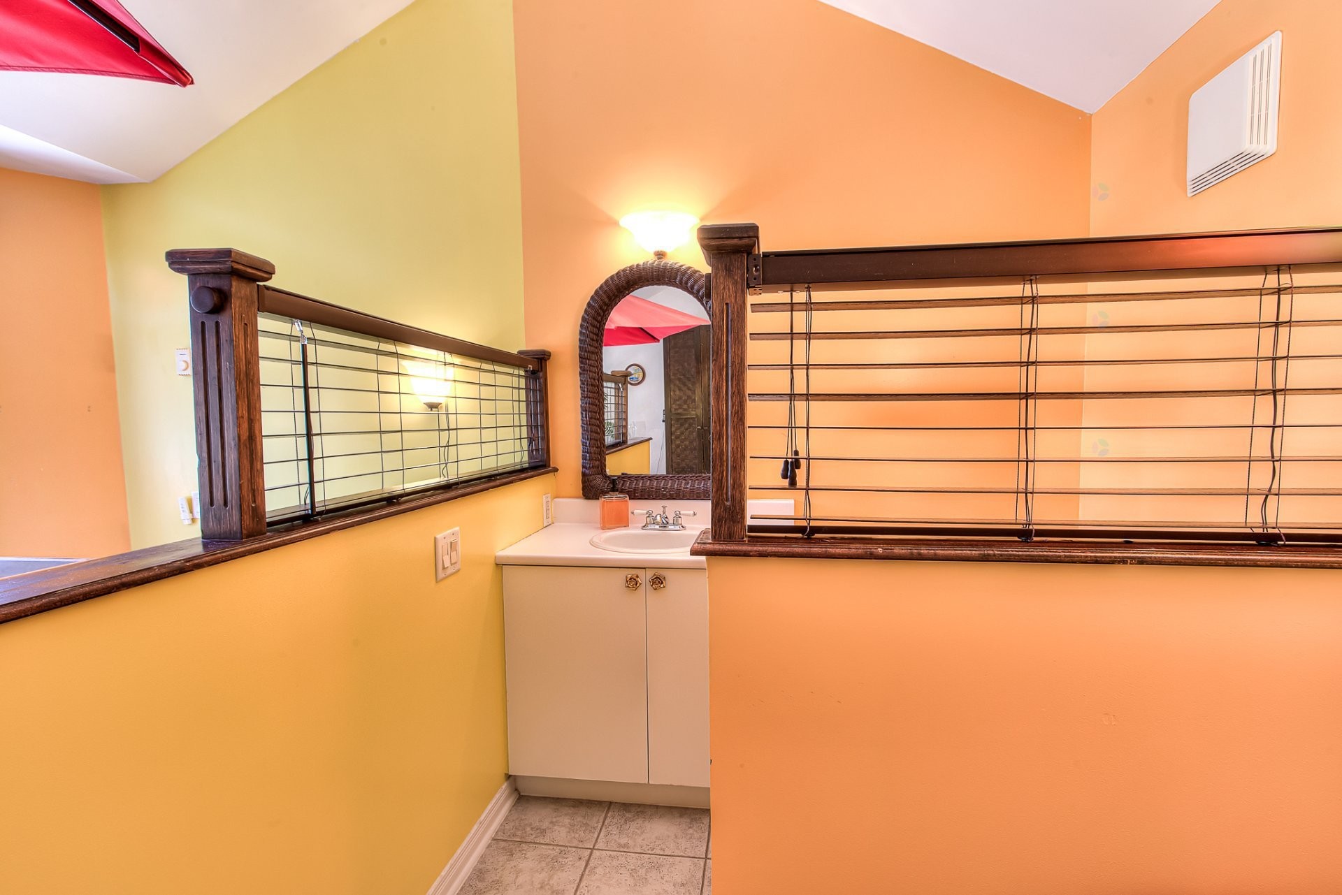 









1260


Rue St-Antoine

, 8,
Montréal (Lachine),




QC
H8S1T5

