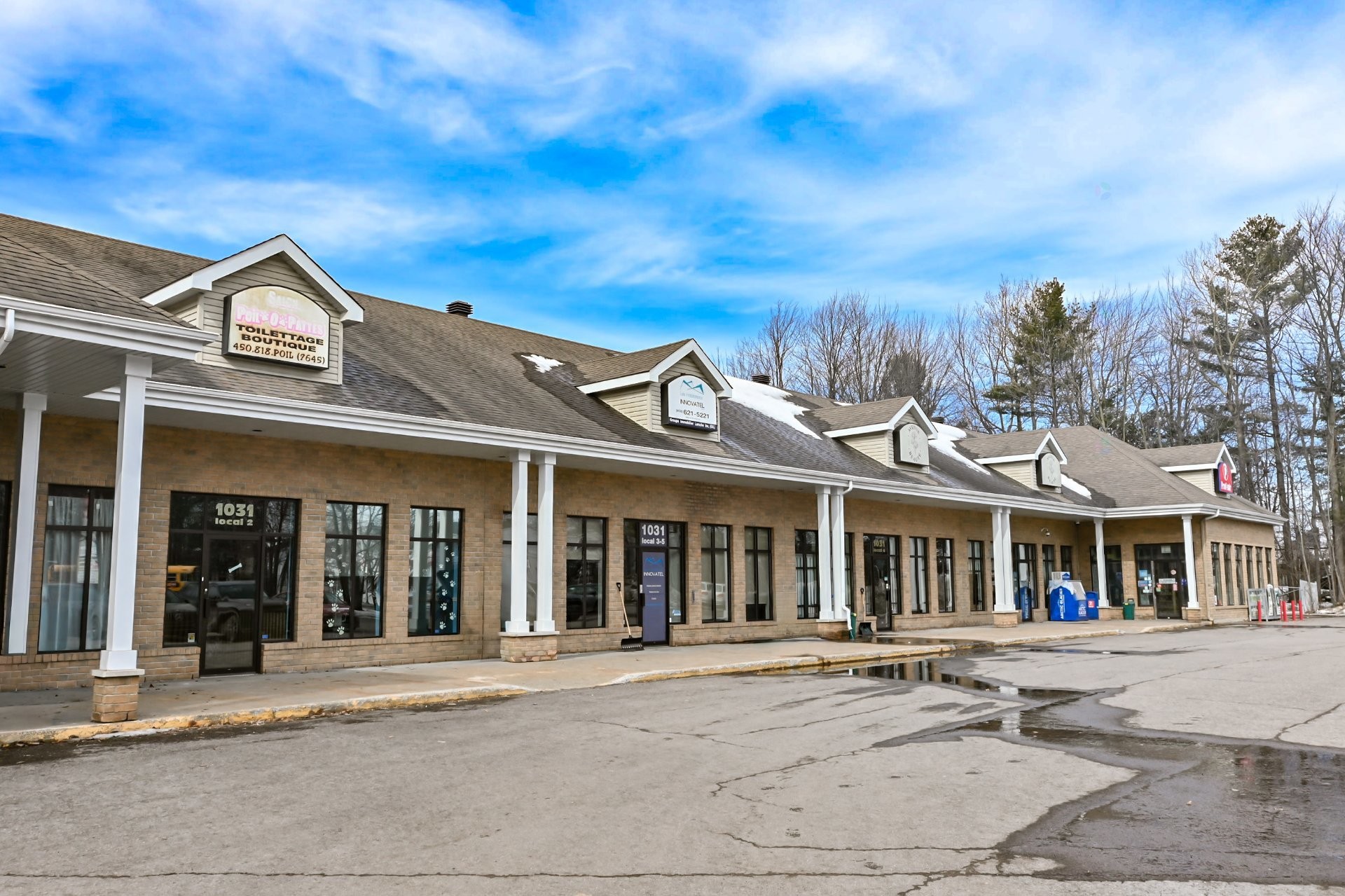 









1031


Rue Gilles-Vigneault

, 2,
Blainville,




QC
J7C5N4

