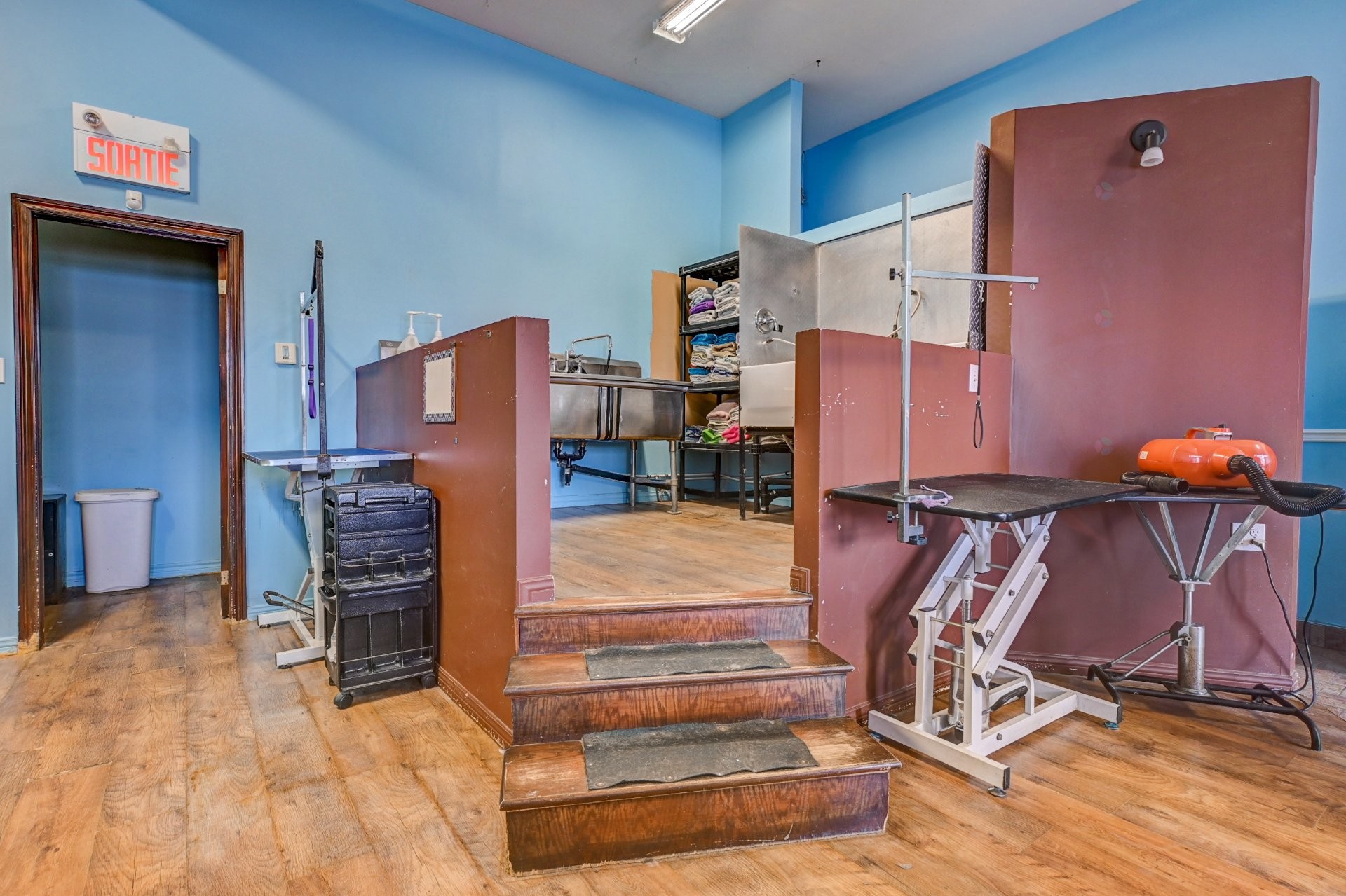 









1031


Rue Gilles-Vigneault

, 2,
Blainville,




QC
J7C5N4

