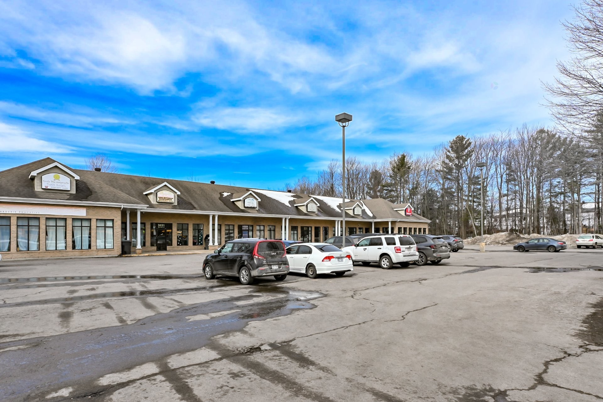 









1031


Rue Gilles-Vigneault

, 2,
Blainville,




QC
J7C5N4

