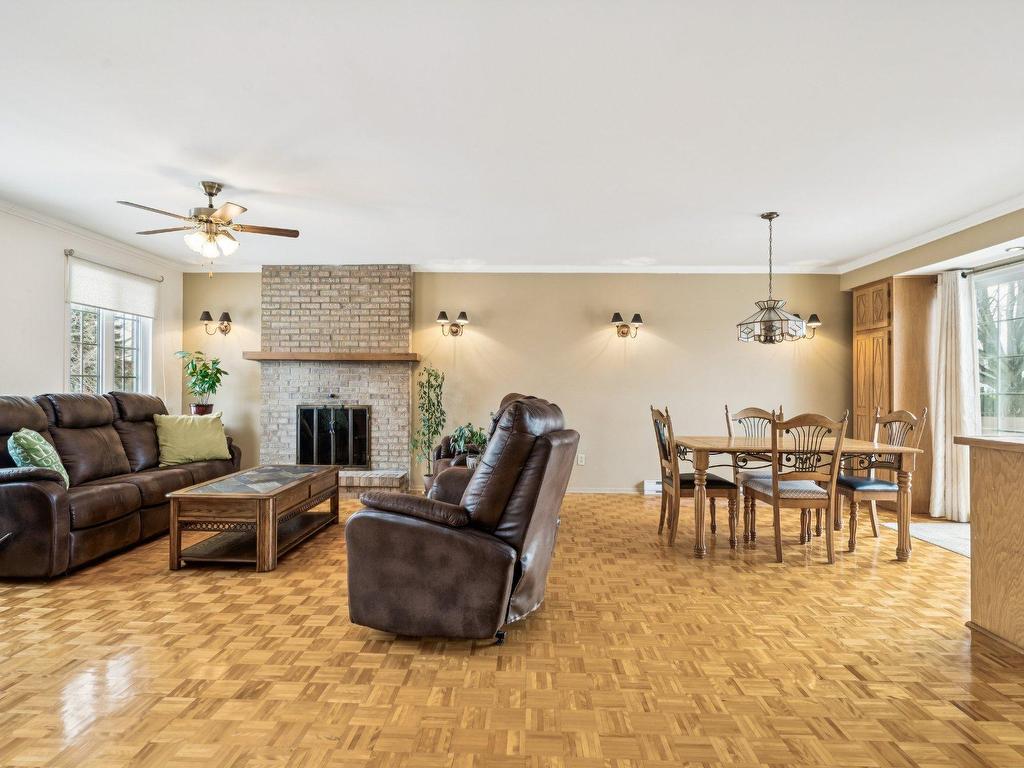 









839


Rue Soulanges

,
Repentigny (Repentigny),




QC
J5Y1Z9

