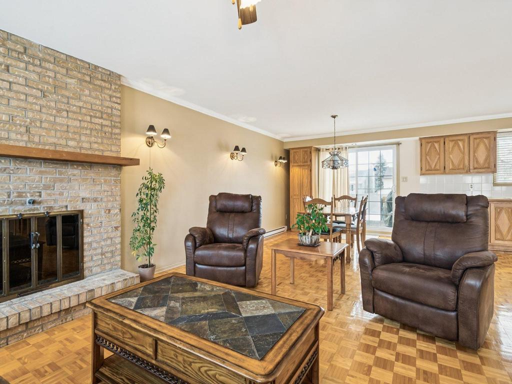 









839


Rue Soulanges

,
Repentigny (Repentigny),




QC
J5Y1Z9

