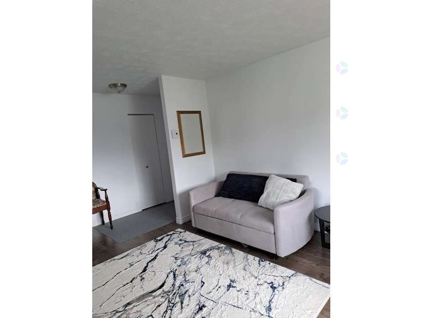 









1225


Rue Maisonneuve

,
Magog,




QC
J1X2P1

