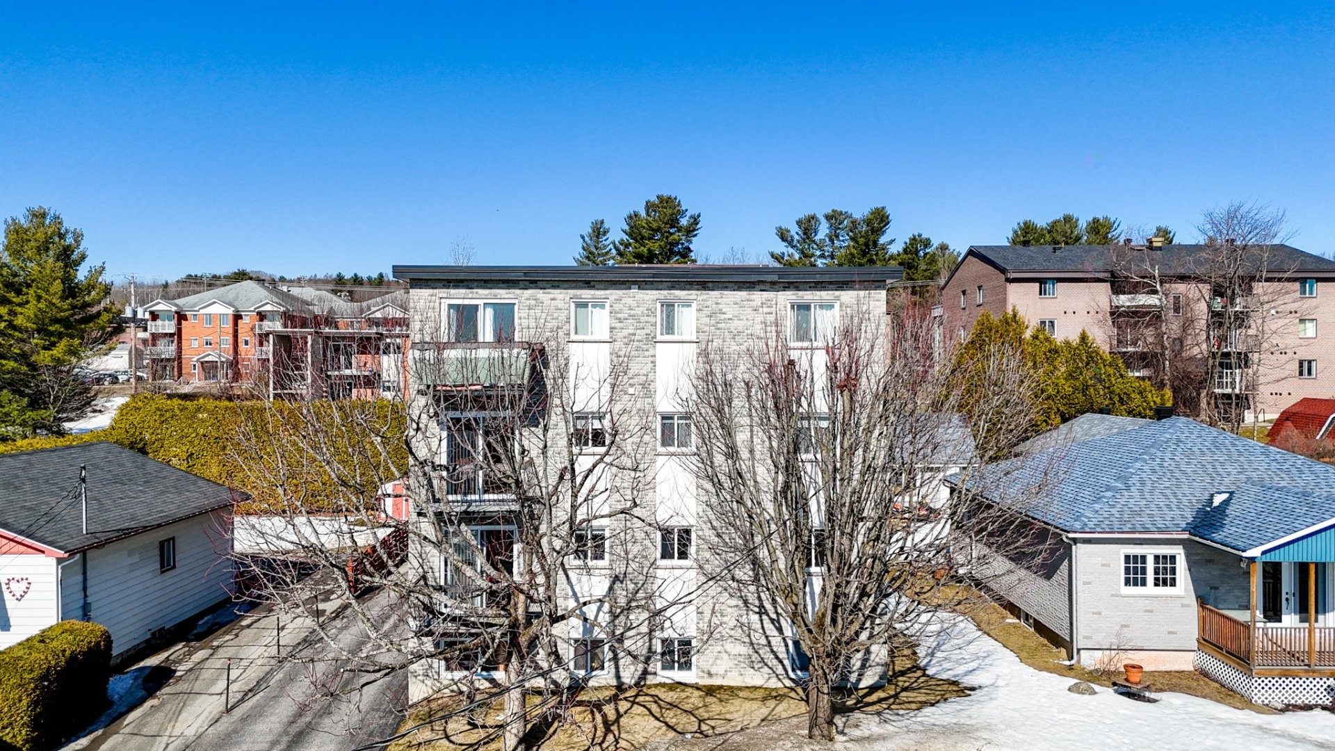 









1225


Rue Maisonneuve

,
Magog,




QC
J1X2P1

