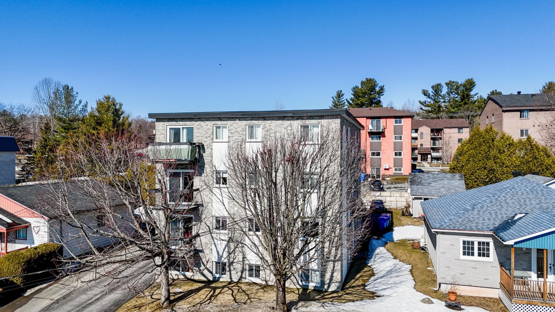 









1225


Rue Maisonneuve

,
Magog,




QC
J1X2P1

