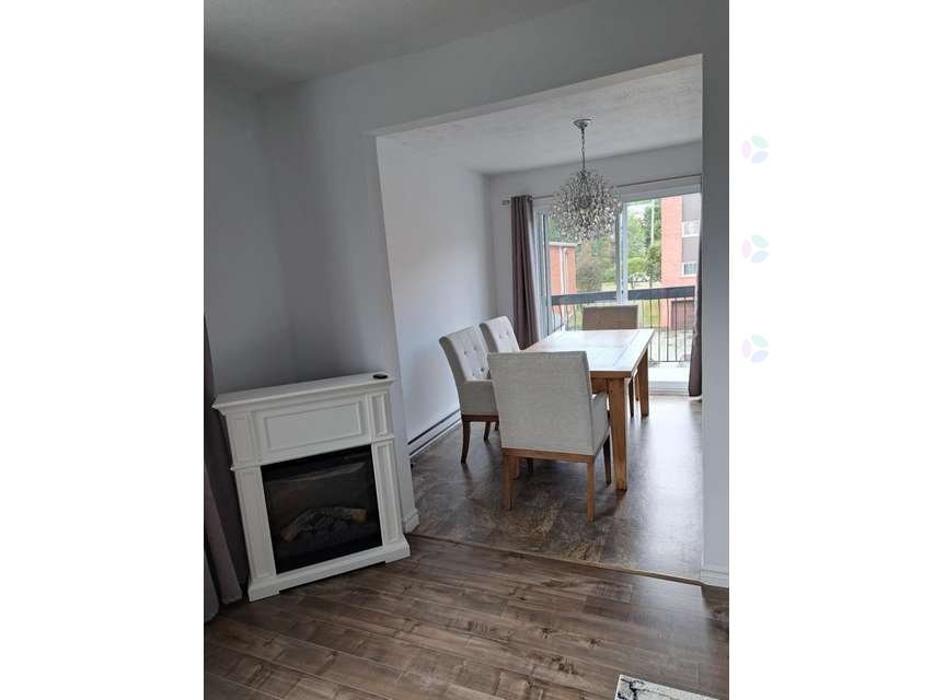 









1225


Rue Maisonneuve

,
Magog,




QC
J1X2P1

