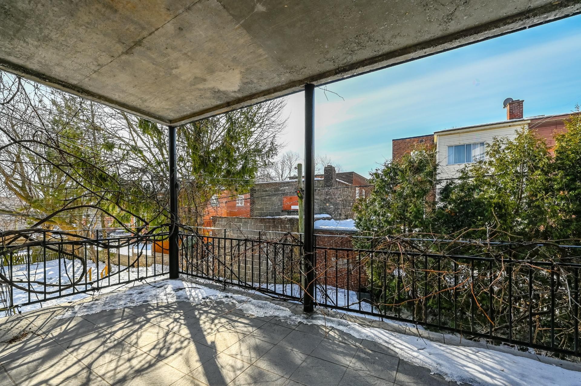









2440

 - 2442


Av. Montclair

,
Montréal (Côte-des-Neiges/Notre-Dame-de-Grâce),




QC
H4B2J1

