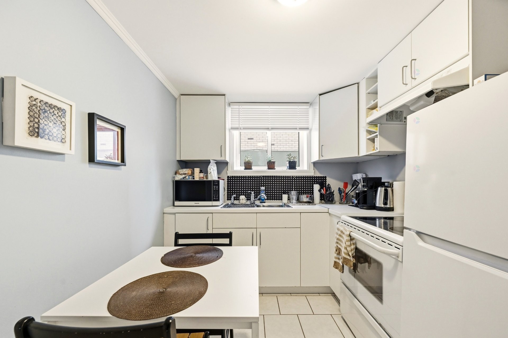 









2440

 - 2442


Av. Montclair

,
Montréal (Côte-des-Neiges/Notre-Dame-de-Grâce),




QC
H4B2J1

