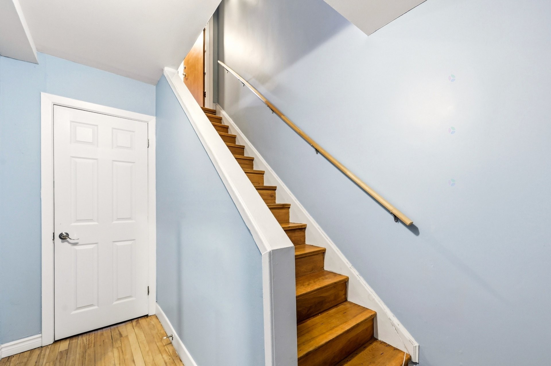 









2440

 - 2442


Av. Montclair

,
Montréal (Côte-des-Neiges/Notre-Dame-de-Grâce),




QC
H4B2J1

