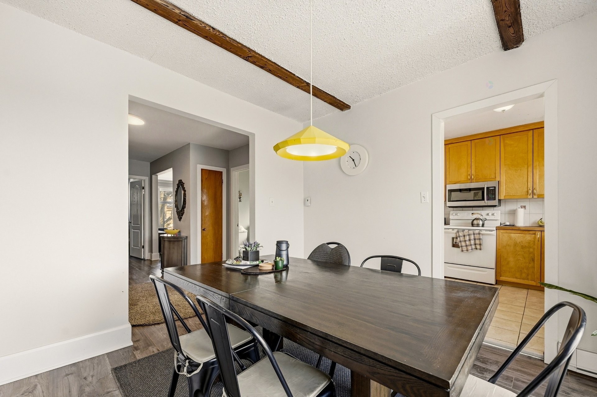 









2440

 - 2442


Av. Montclair

,
Montréal (Côte-des-Neiges/Notre-Dame-de-Grâce),




QC
H4B2J1

