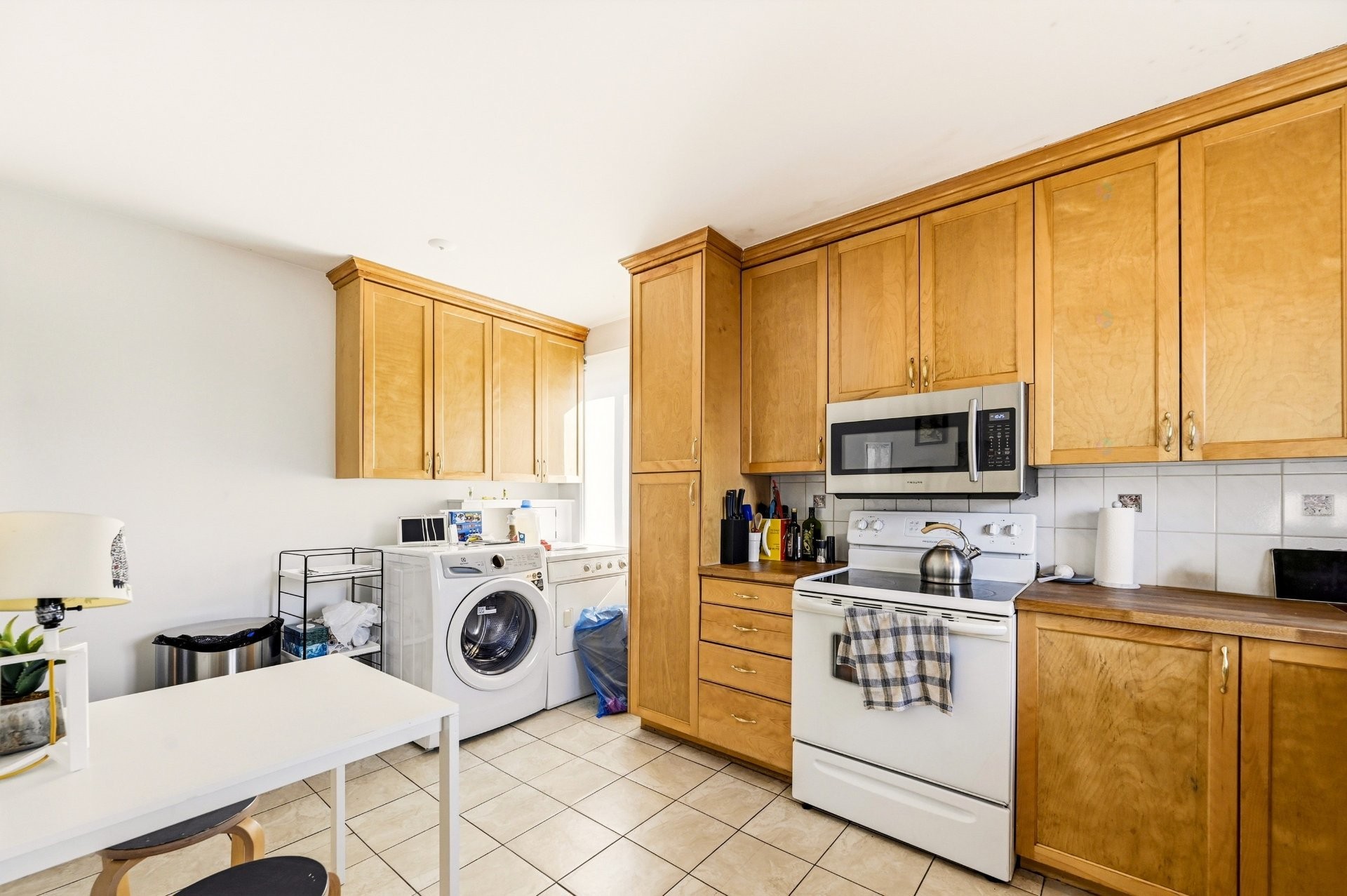









2440

 - 2442


Av. Montclair

,
Montréal (Côte-des-Neiges/Notre-Dame-de-Grâce),




QC
H4B2J1

