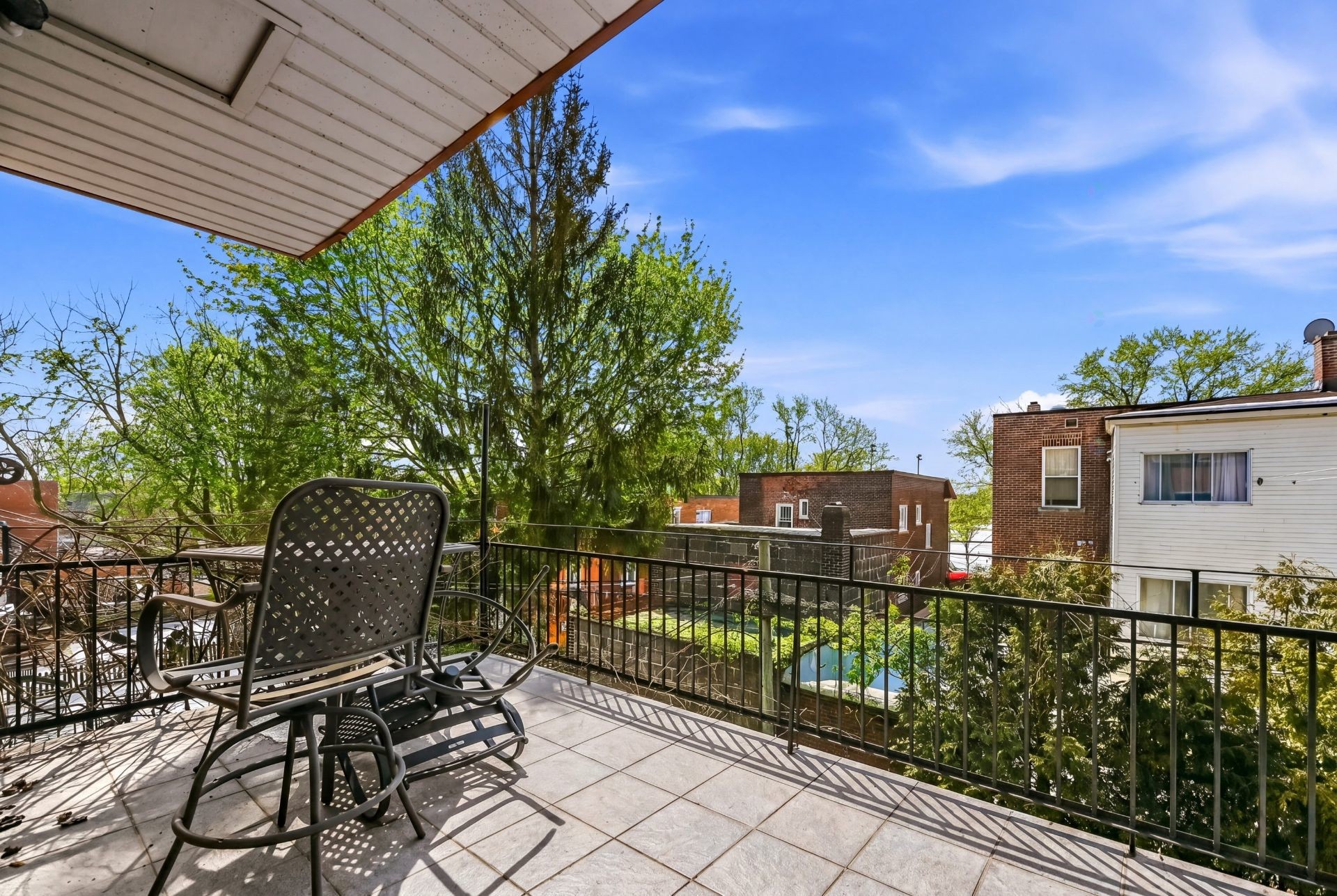 









2440

 - 2442


Av. Montclair

,
Montréal (Côte-des-Neiges/Notre-Dame-de-Grâce),




QC
H4B2J1

