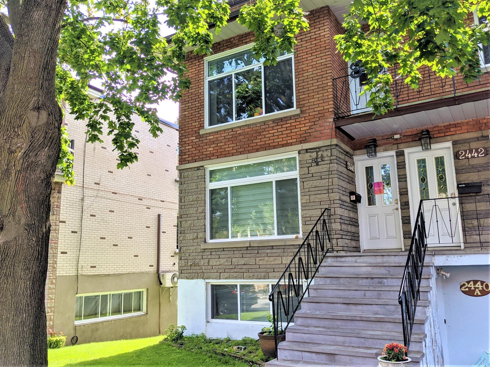 









2440

 - 2442


Av. Montclair

,
Montréal (Côte-des-Neiges/Notre-Dame-de-Grâce),




QC
H4B2J1

