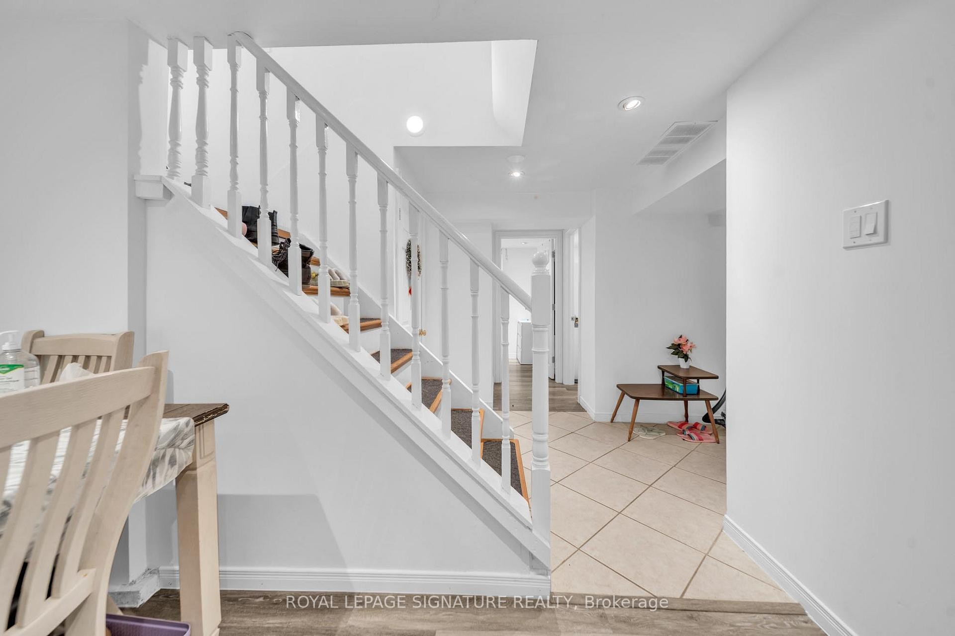 









313


Patricia

Avenue,
Toronto,




ON
M2R 2M6

