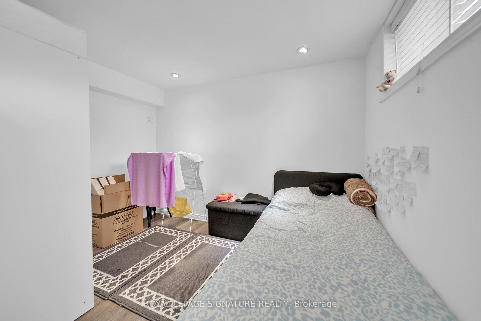 









313


Patricia

Avenue,
Toronto,




ON
M2R 2M6

