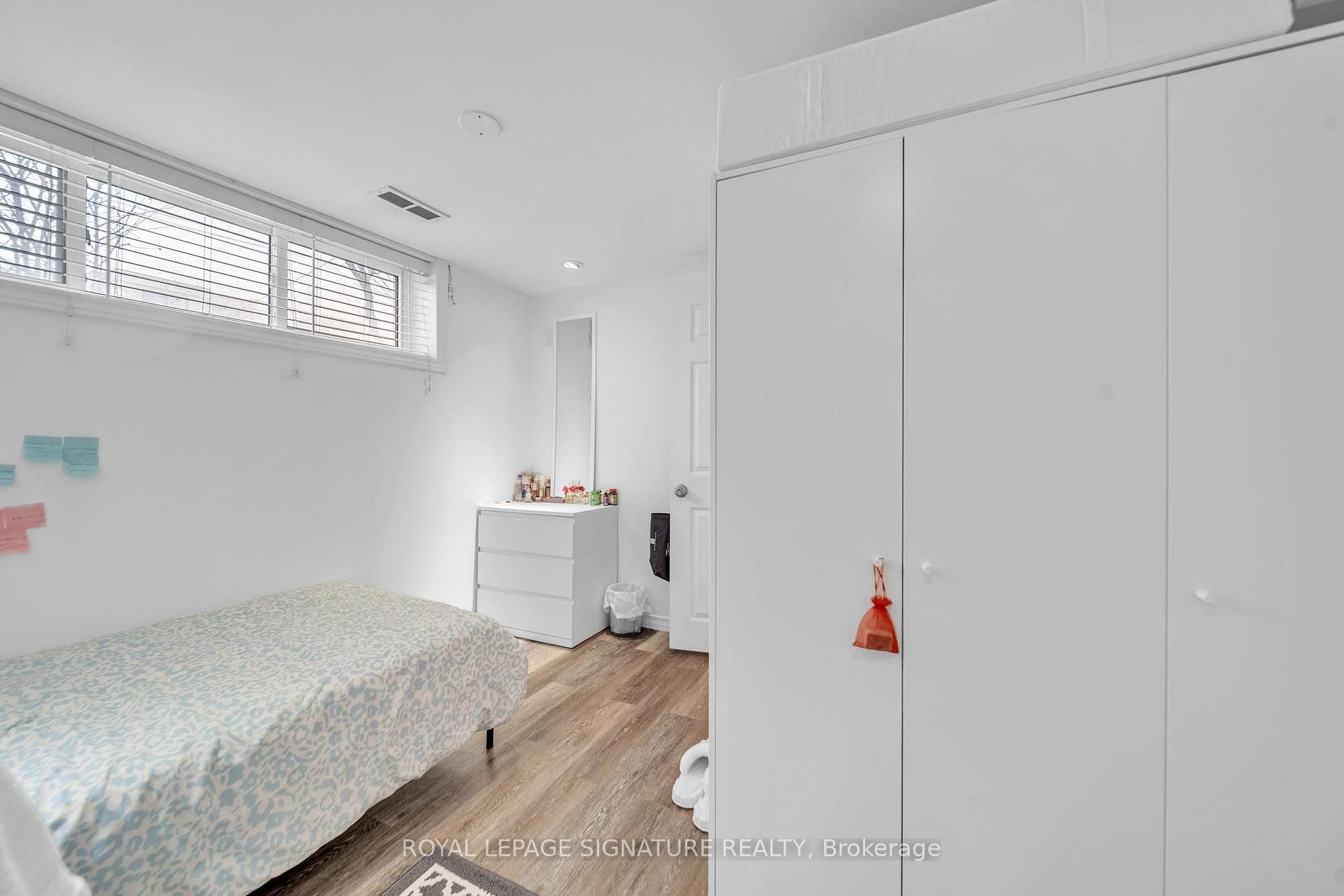 









313


Patricia

Avenue,
Toronto,




ON
M2R 2M6

