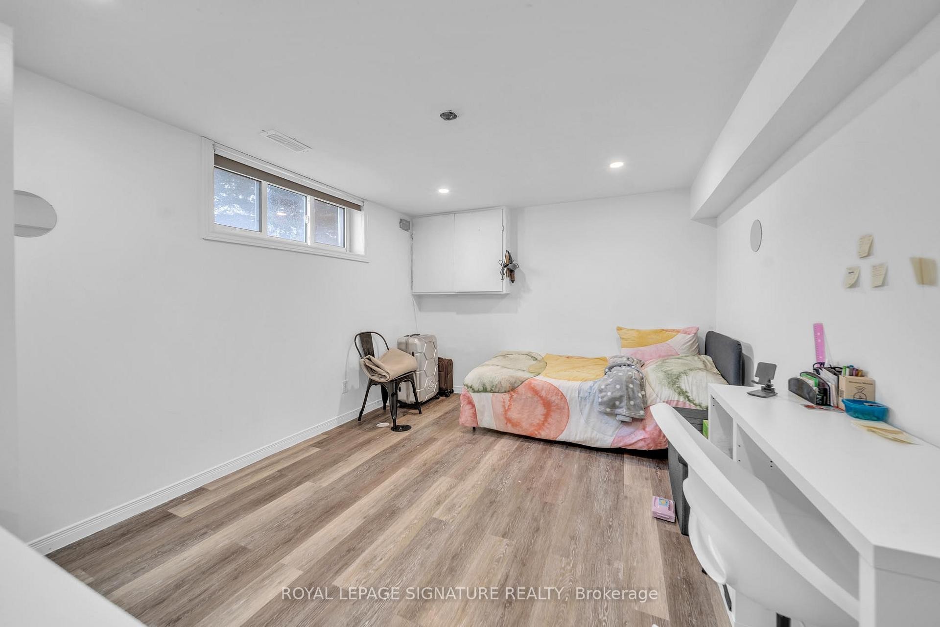 









313


Patricia

Avenue,
Toronto,




ON
M2R 2M6

