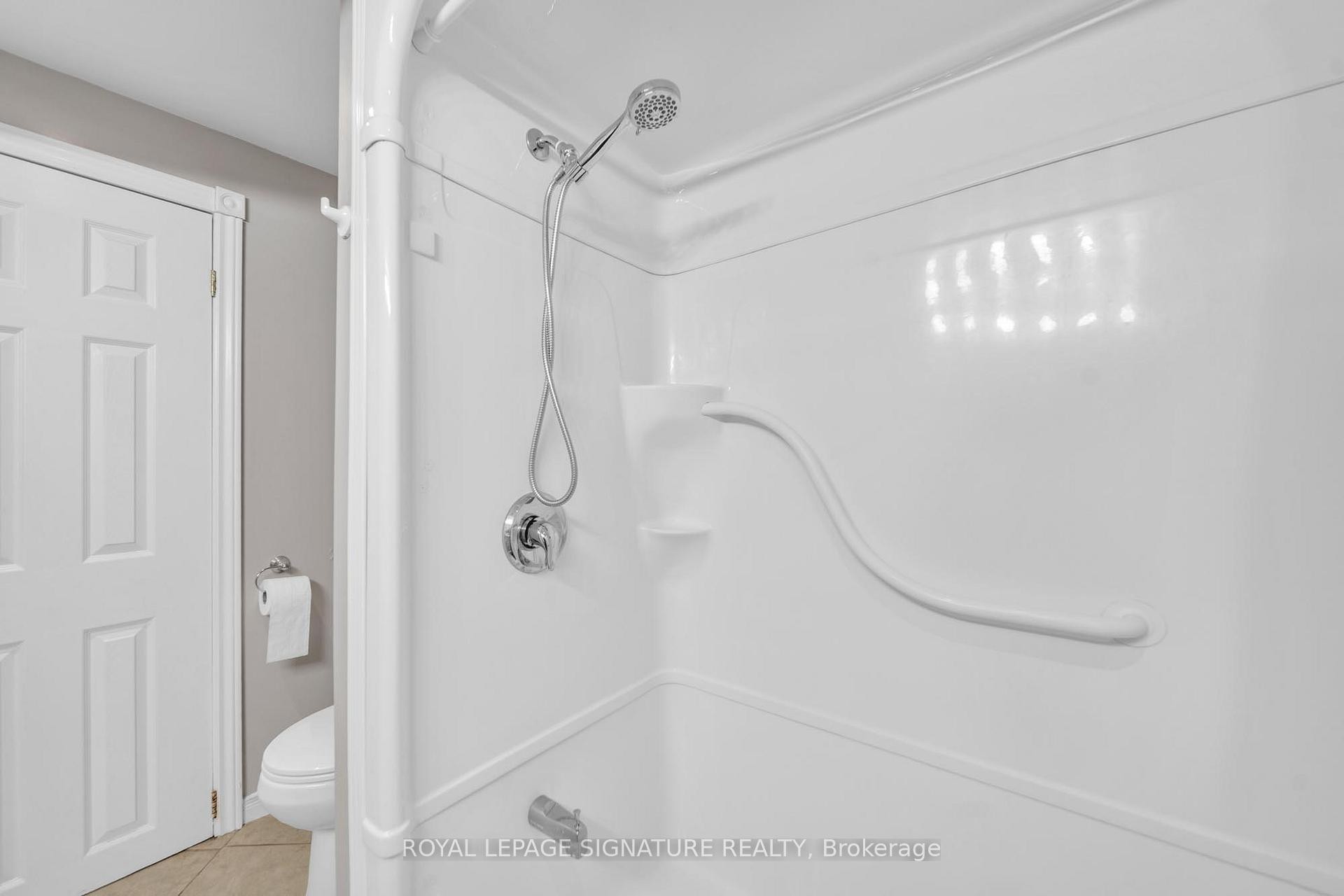 









313


Patricia

Avenue,
Toronto,




ON
M2R 2M6

