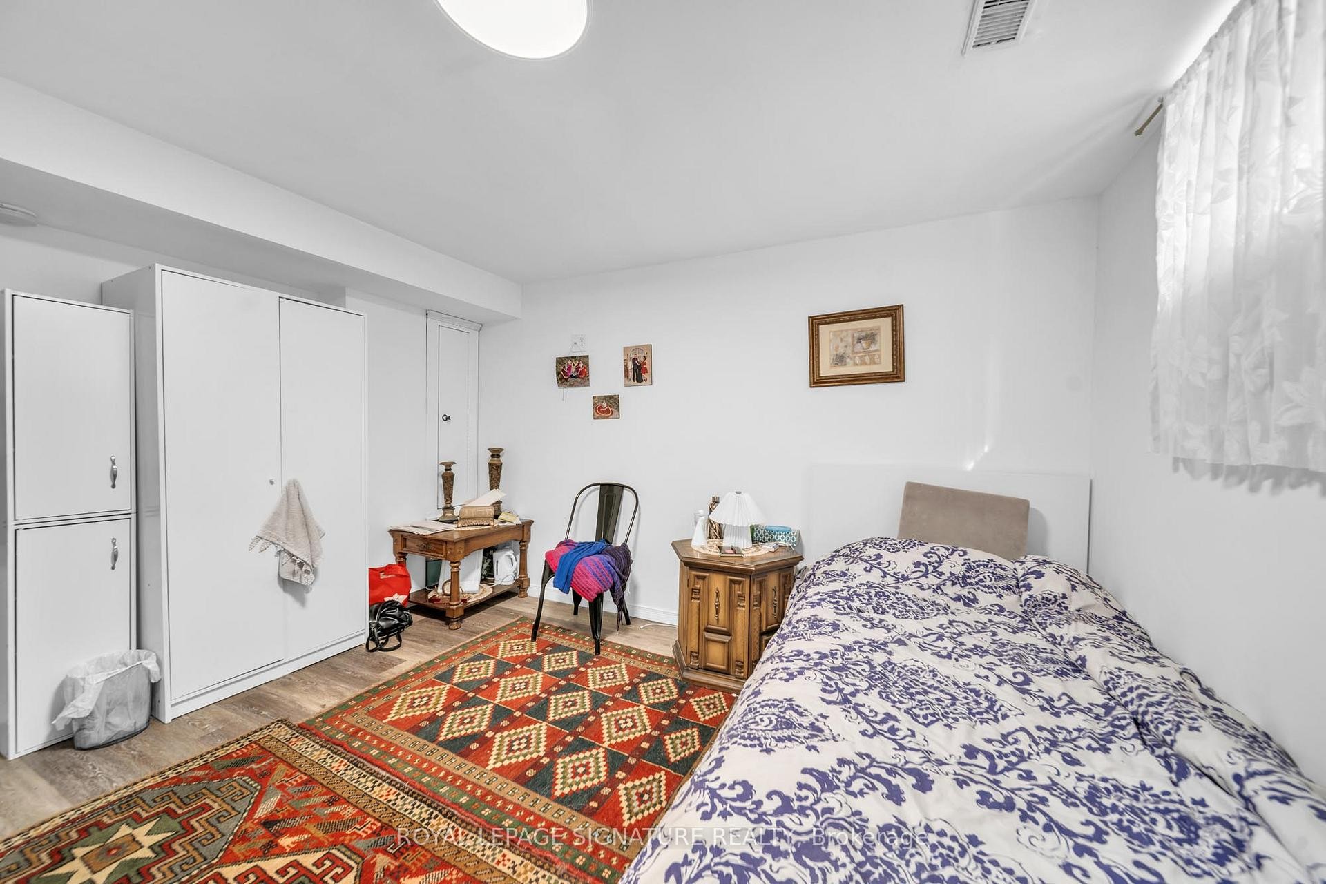 









313


Patricia

Avenue,
Toronto,




ON
M2R 2M6

