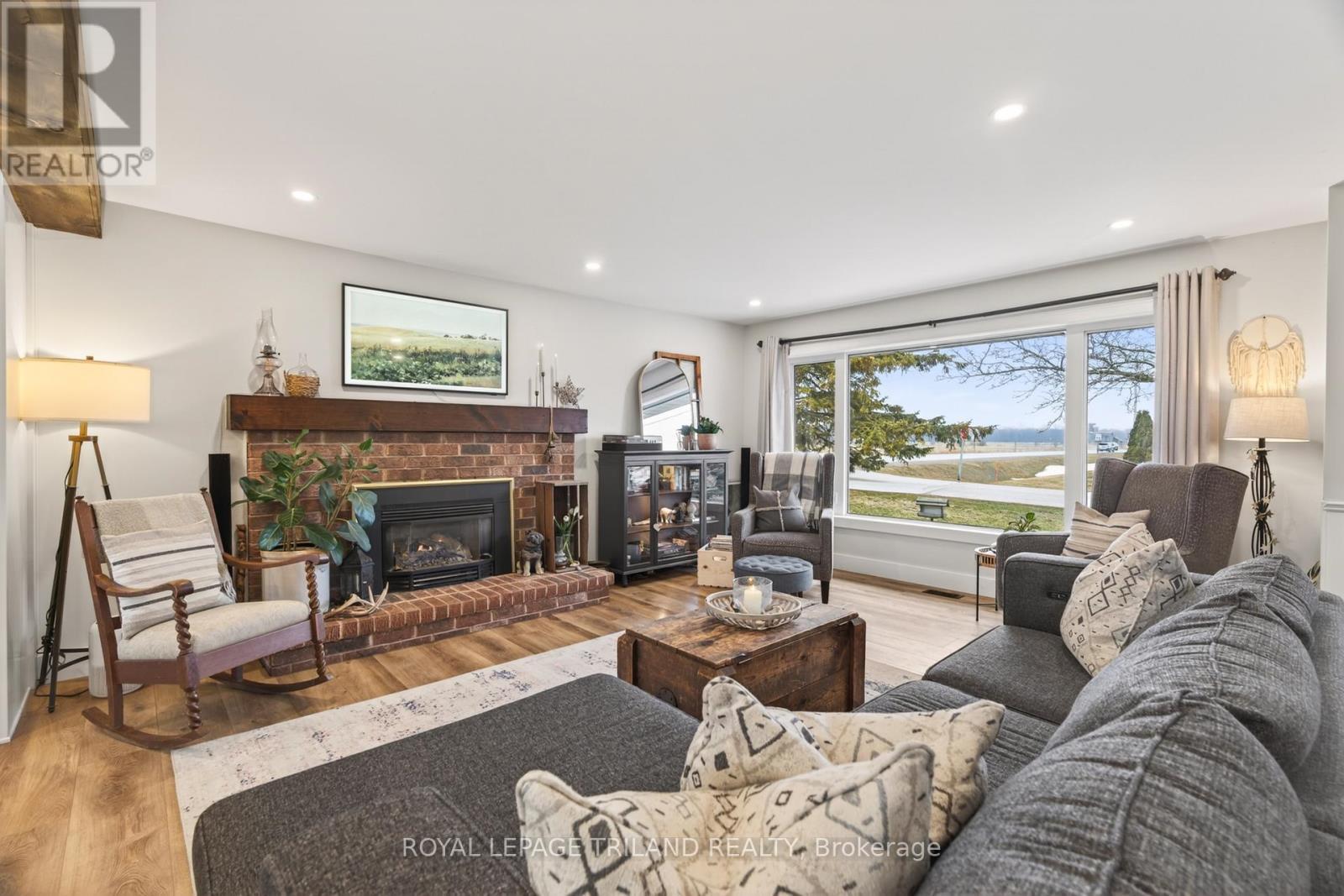 












1 DUGALD STREET

,
Southwest Middlesex (Appin),




Ontario
N0L1A0

