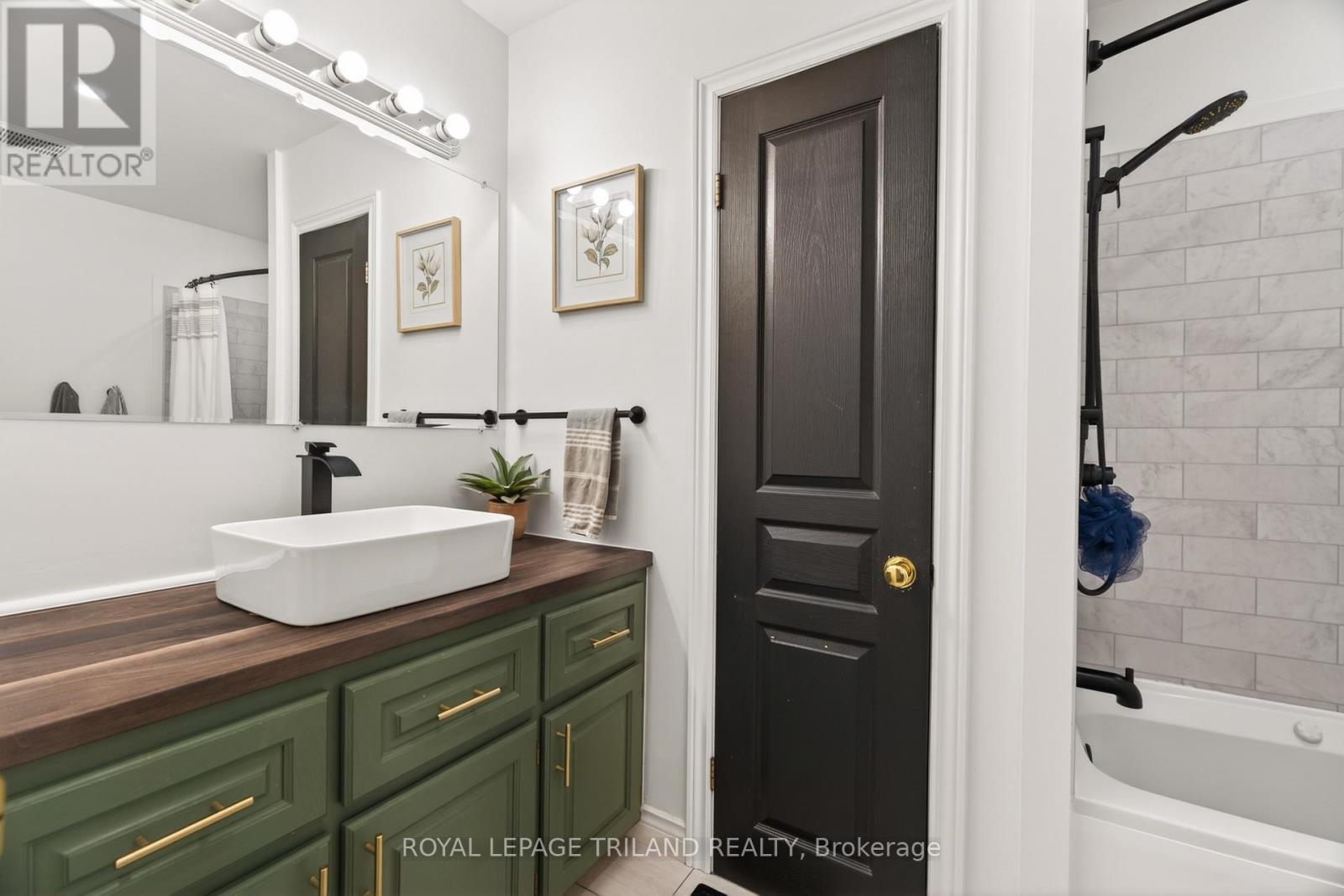 












1 DUGALD STREET

,
Southwest Middlesex (Appin),




Ontario
N0L1A0

