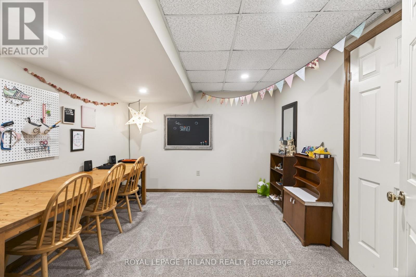 












1 DUGALD STREET

,
Southwest Middlesex (Appin),




Ontario
N0L1A0

