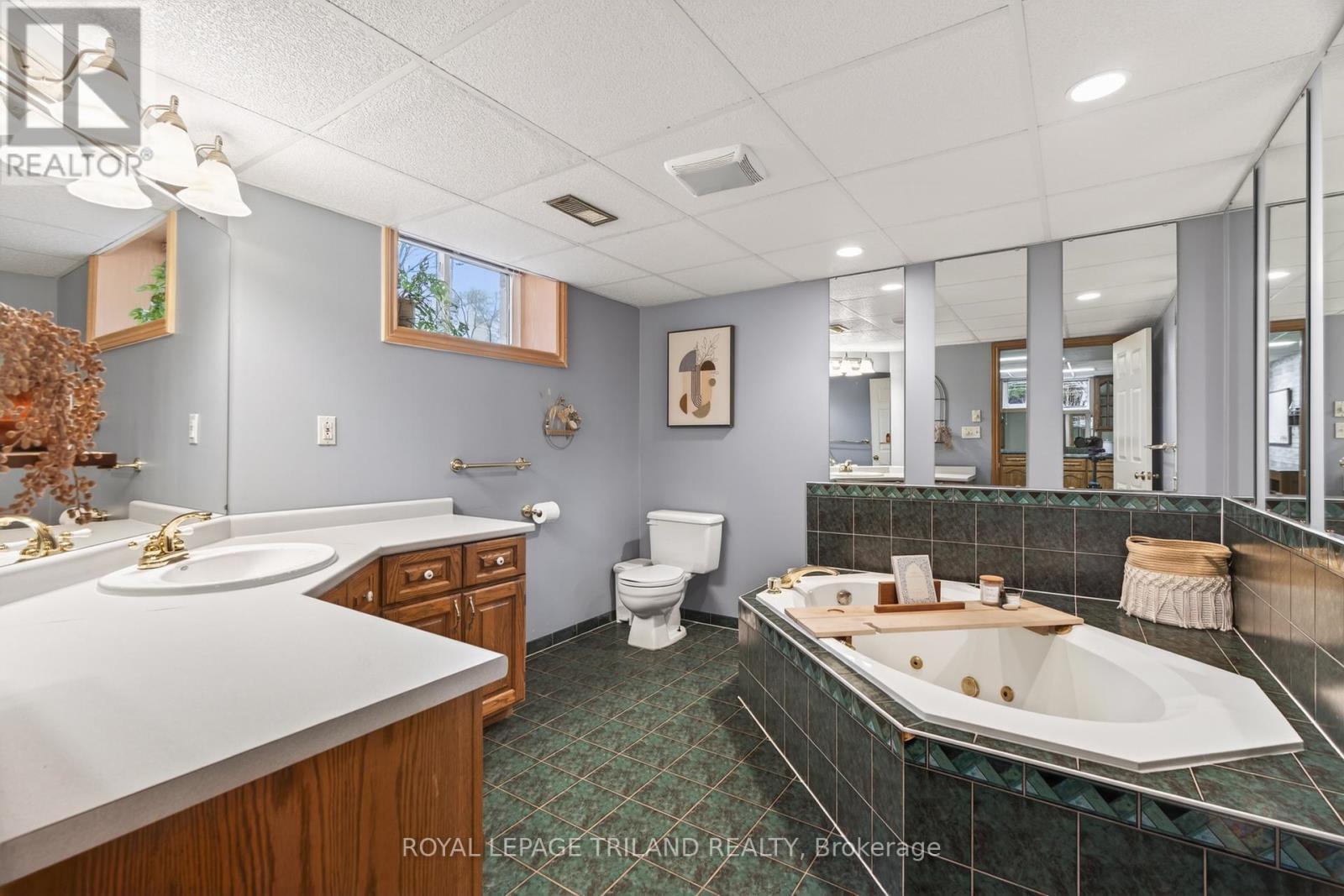 












1 DUGALD STREET

,
Southwest Middlesex (Appin),




Ontario
N0L1A0

