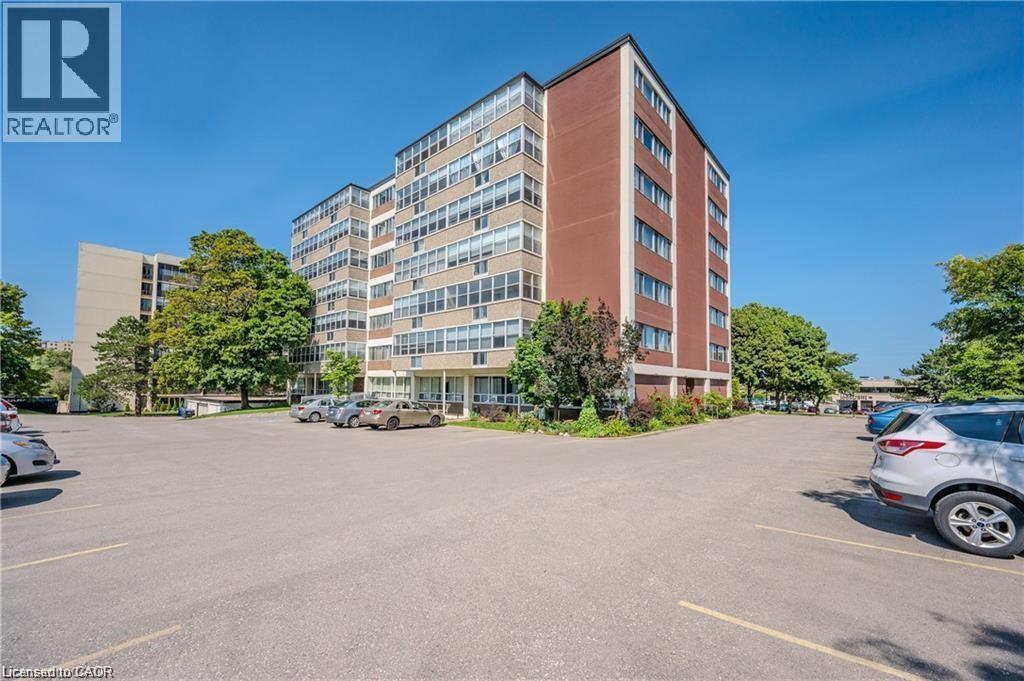 












45 WESTMOUNT Road N Unit# 703

,
Waterloo,




Ontario
N2L2R3

