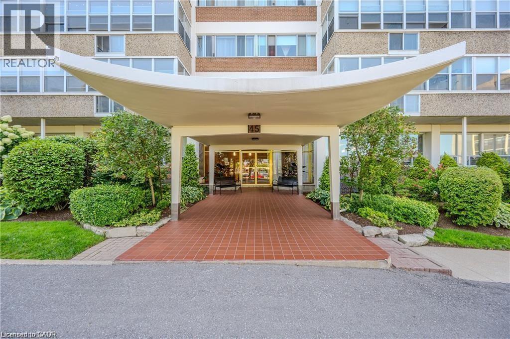 












45 WESTMOUNT Road N Unit# 703

,
Waterloo,




Ontario
N2L2R3

