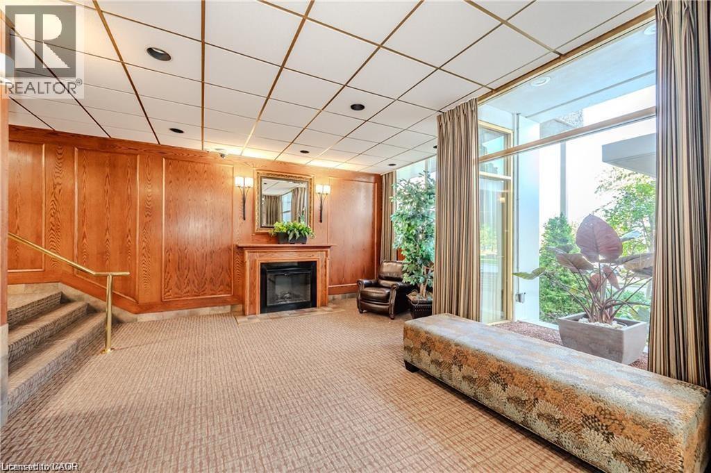 












45 WESTMOUNT Road N Unit# 703

,
Waterloo,




Ontario
N2L2R3

