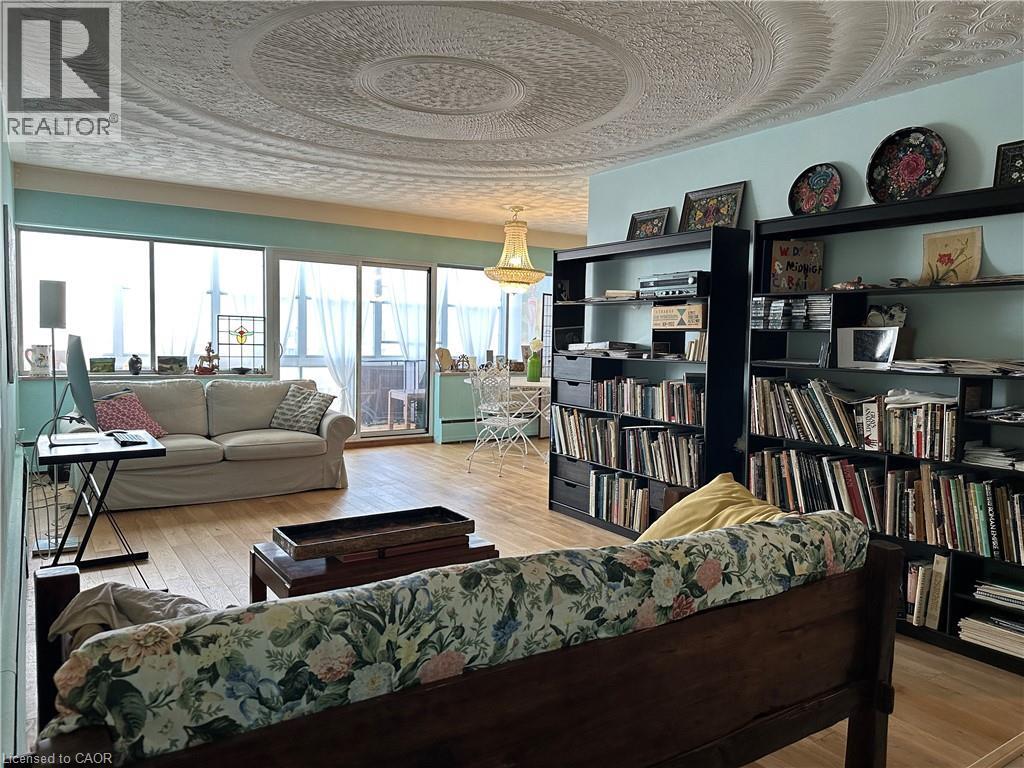 












45 WESTMOUNT Road N Unit# 703

,
Waterloo,




Ontario
N2L2R3

