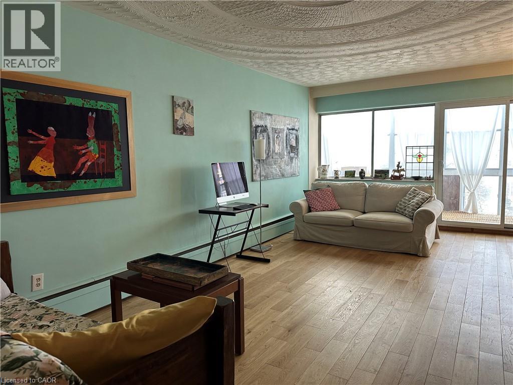 












45 WESTMOUNT Road N Unit# 703

,
Waterloo,




Ontario
N2L2R3

