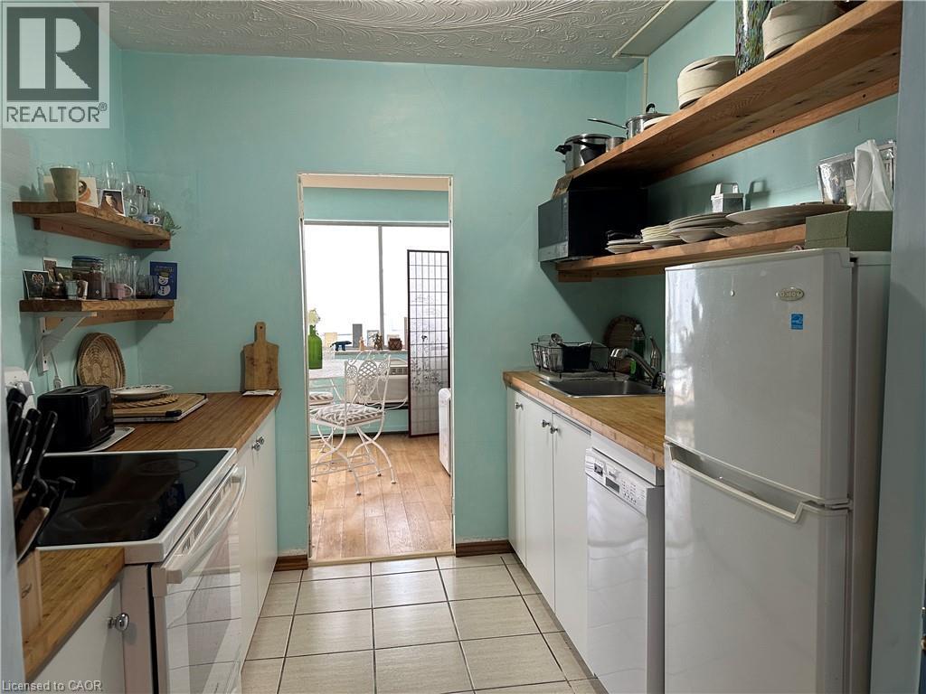 












45 WESTMOUNT Road N Unit# 703

,
Waterloo,




Ontario
N2L2R3

