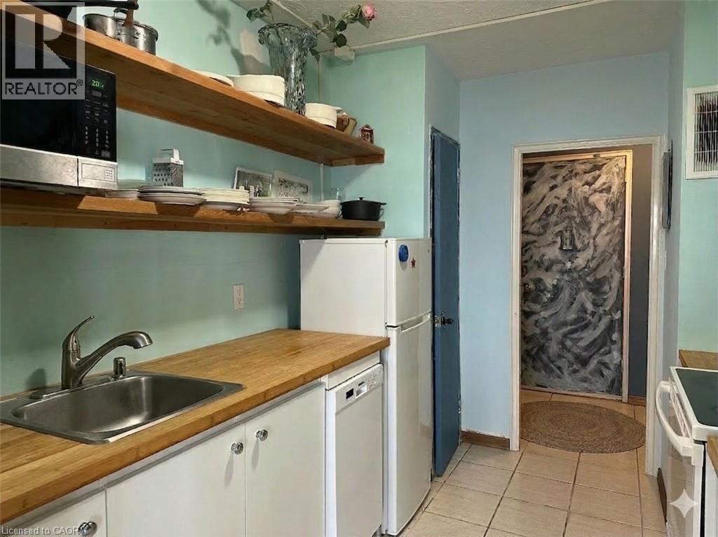 












45 WESTMOUNT Road N Unit# 703

,
Waterloo,




Ontario
N2L2R3

