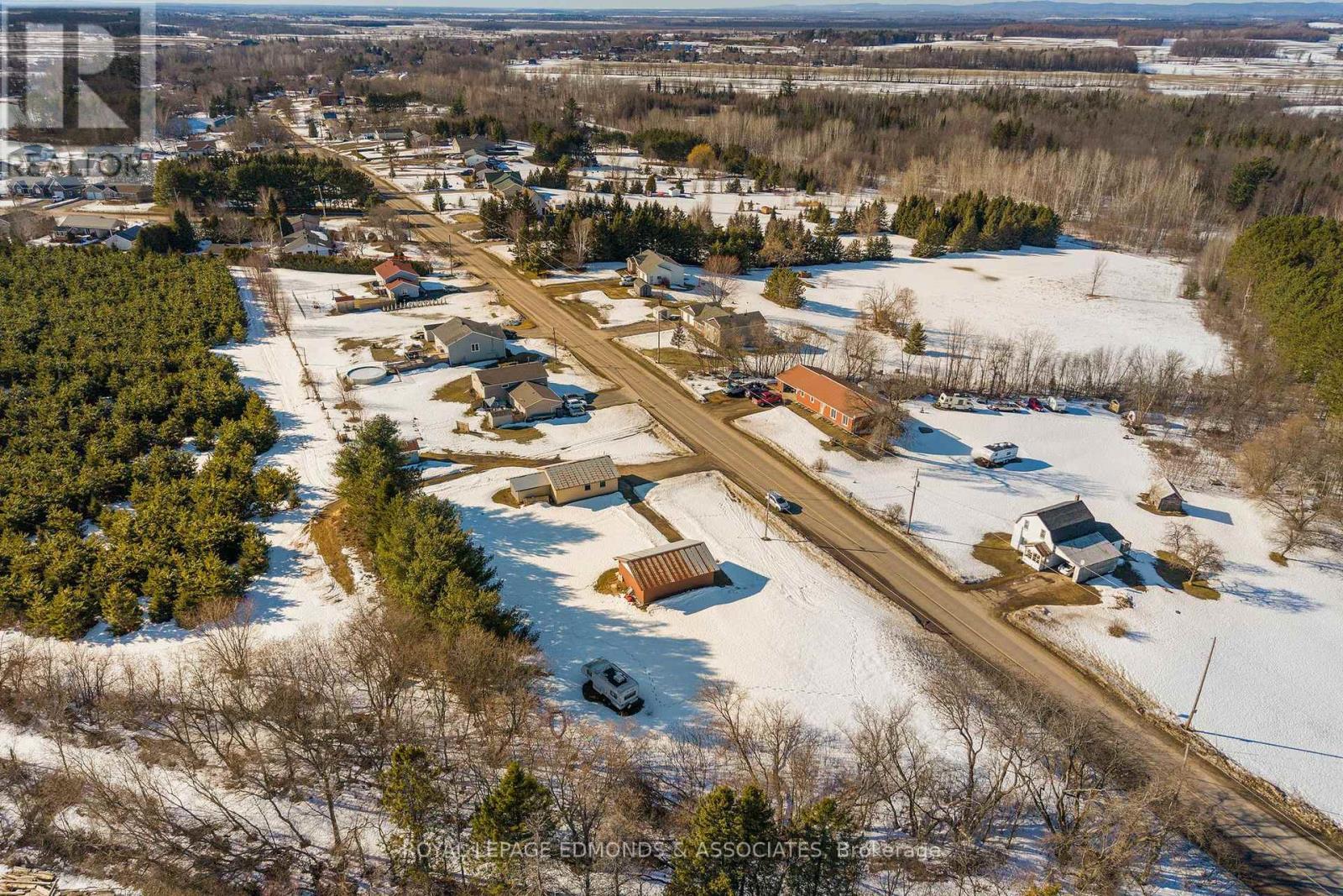 












00 ROBERTSON DR DRIVE

,
Whitewater Region,







Ontario
K0J1C0

