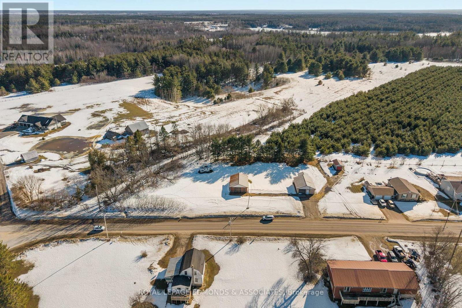 












00 ROBERTSON DR DRIVE

,
Whitewater Region,







Ontario
K0J1C0

