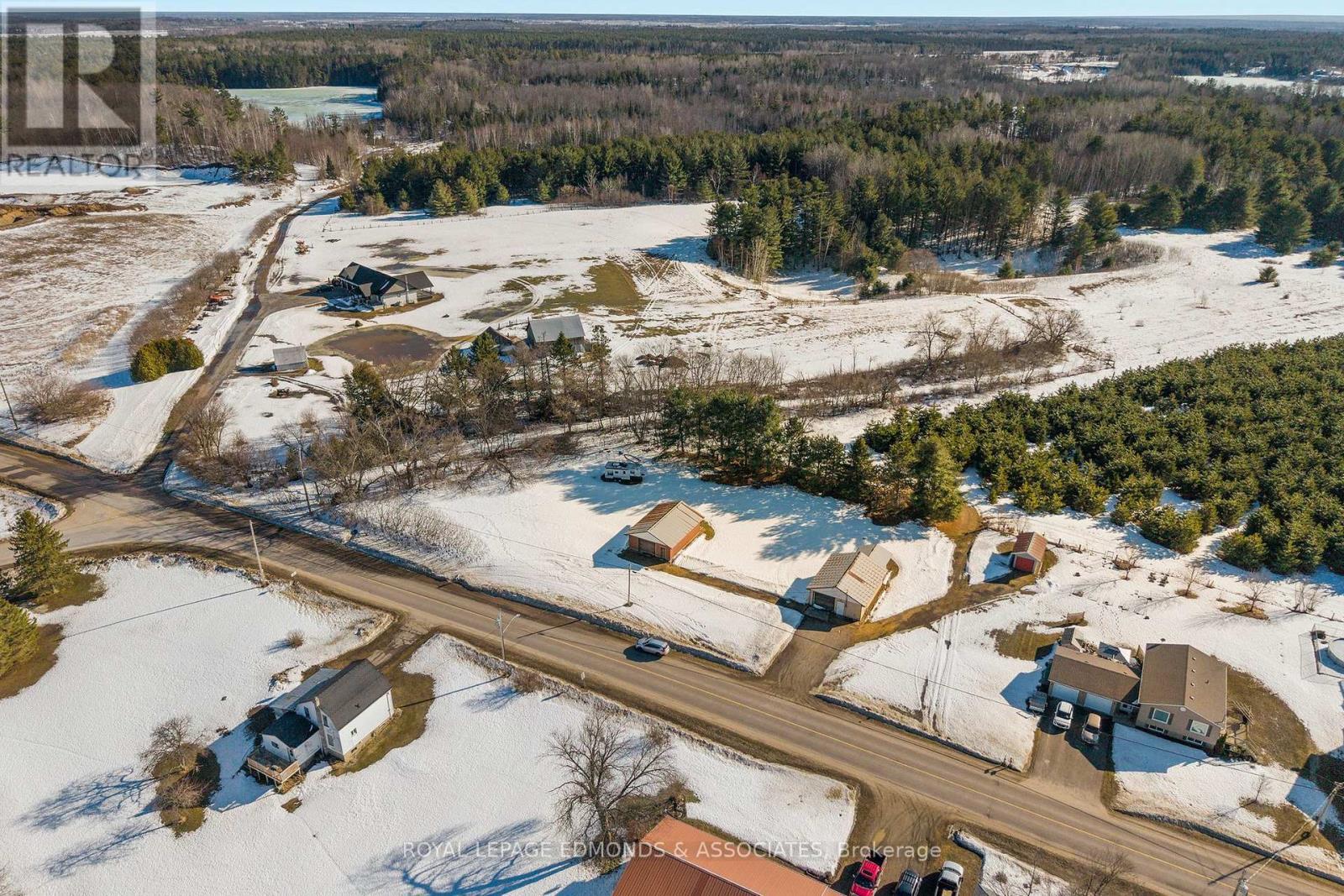 












00 ROBERTSON DR DRIVE

,
Whitewater Region,







Ontario
K0J1C0

