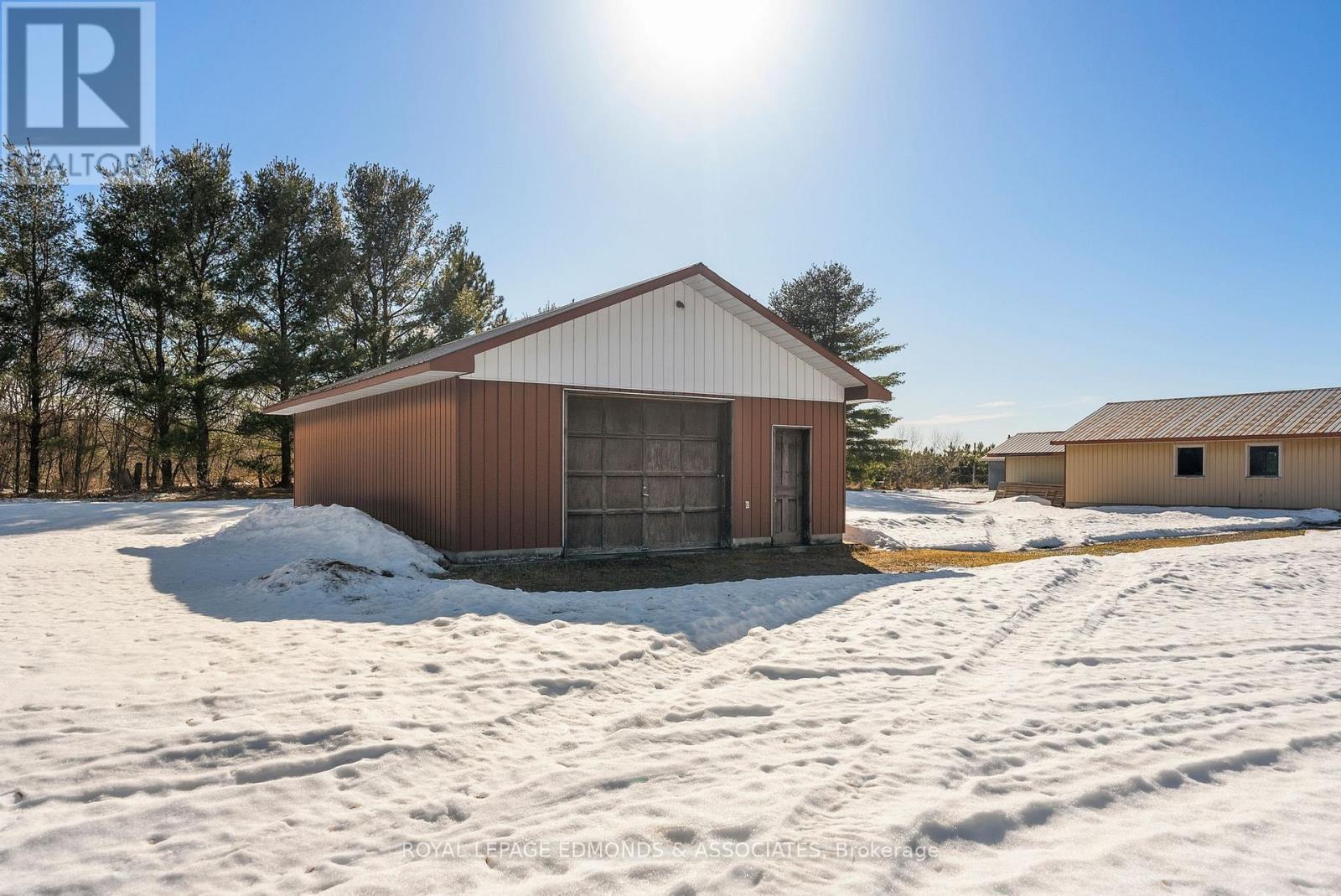 












00 ROBERTSON DR DRIVE

,
Whitewater Region,







Ontario
K0J1C0

