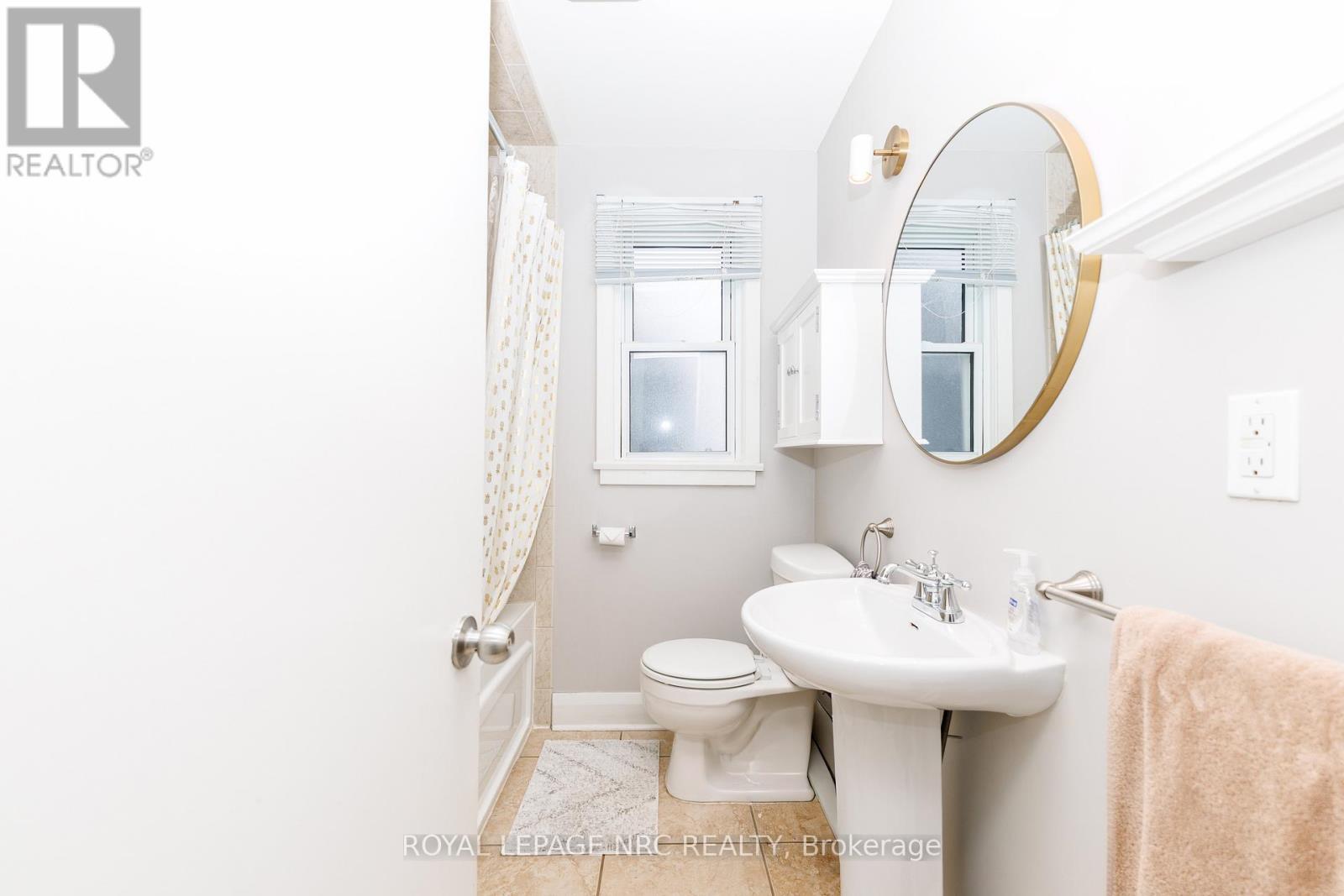 












41 MCDONALD AVENUE

,
Thorold (Thorold Downtown),




Ontario
L2V3E5

