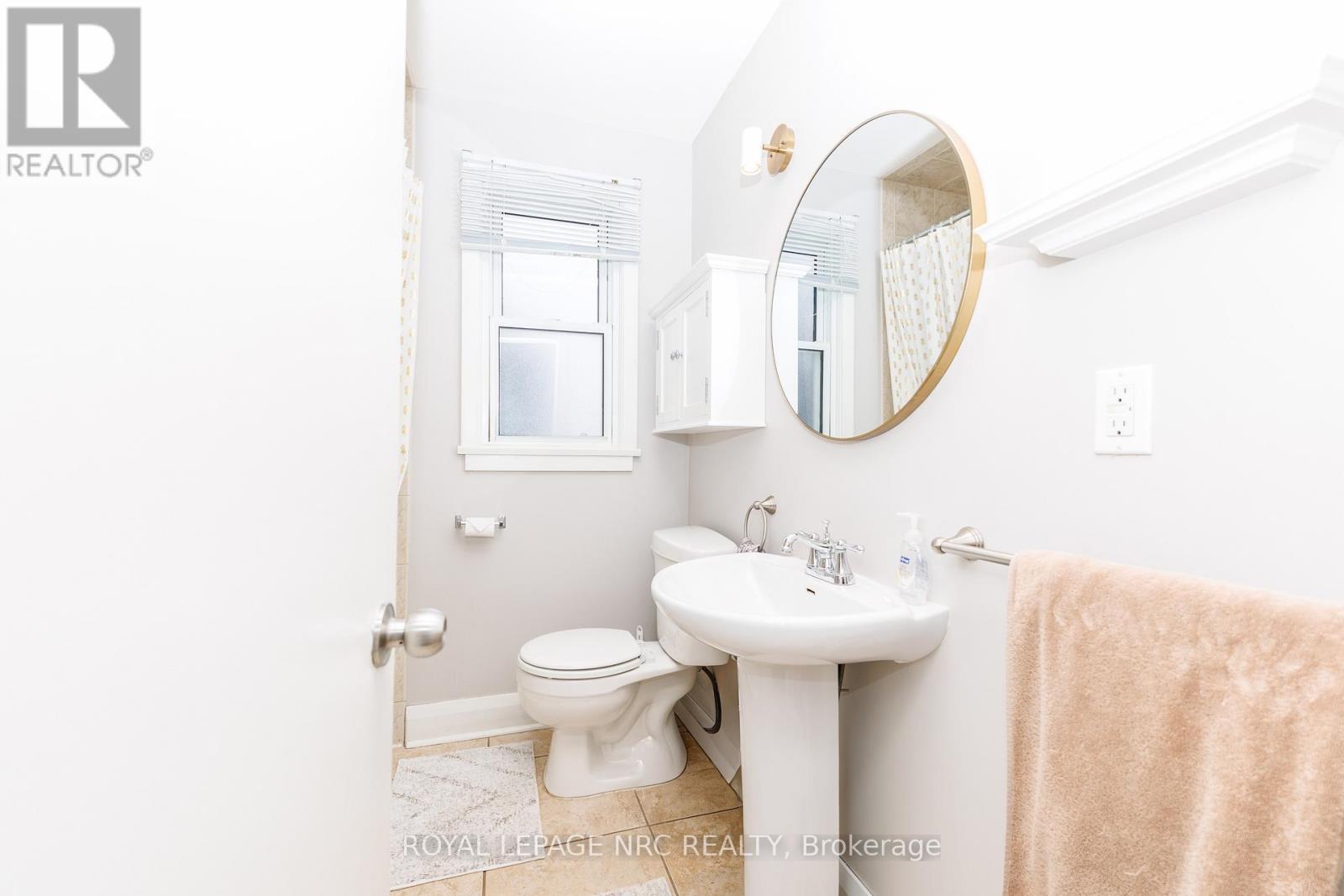 












41 MCDONALD AVENUE

,
Thorold (Thorold Downtown),




Ontario
L2V3E5

