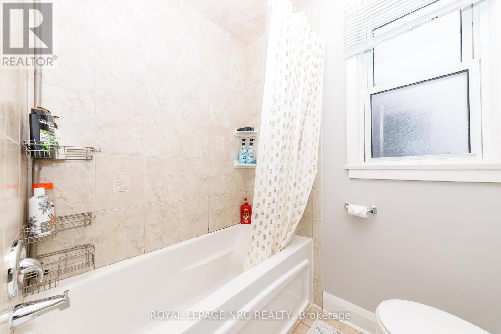 












41 MCDONALD AVENUE

,
Thorold (Thorold Downtown),




Ontario
L2V3E5

