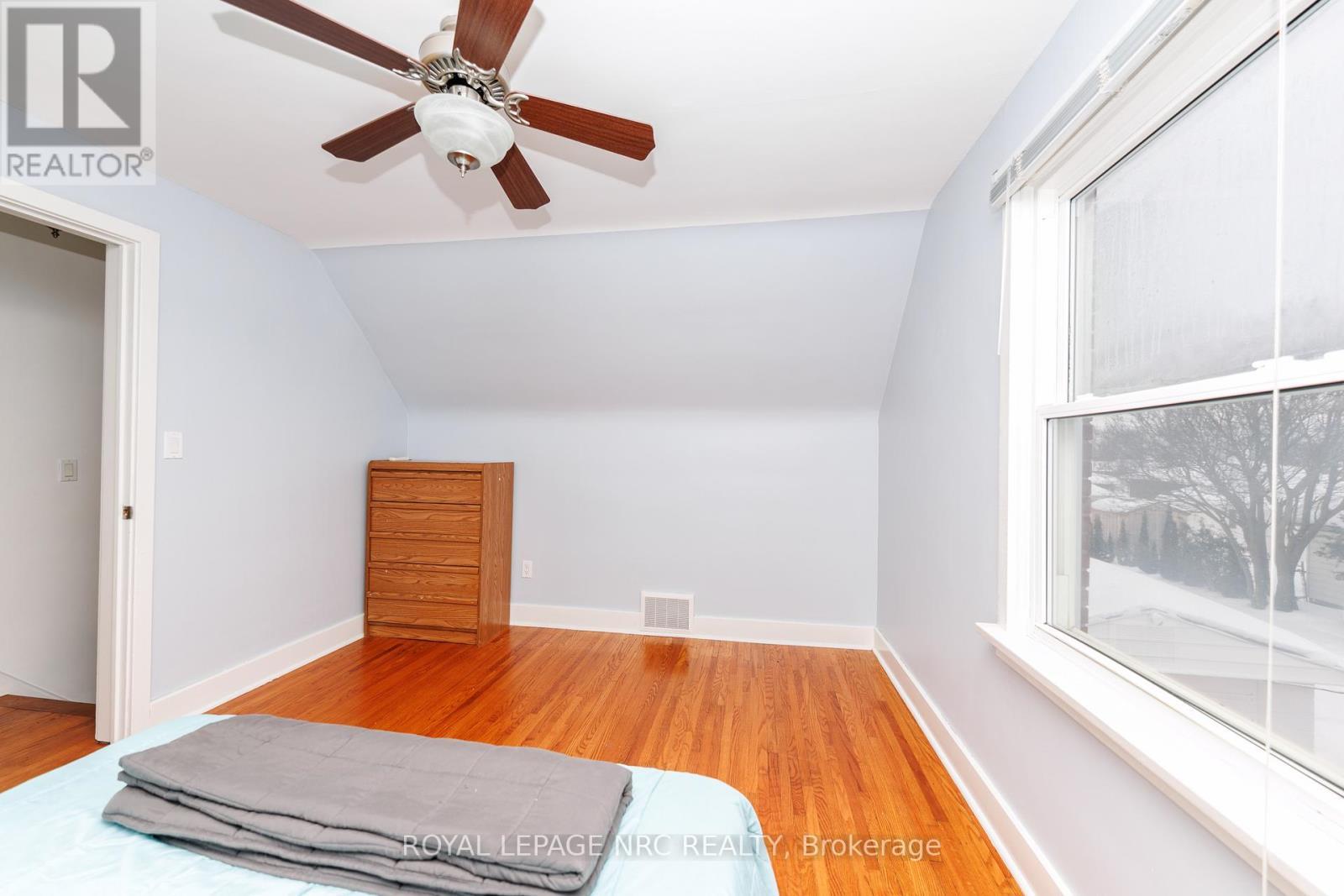 












41 MCDONALD AVENUE

,
Thorold (Thorold Downtown),




Ontario
L2V3E5

