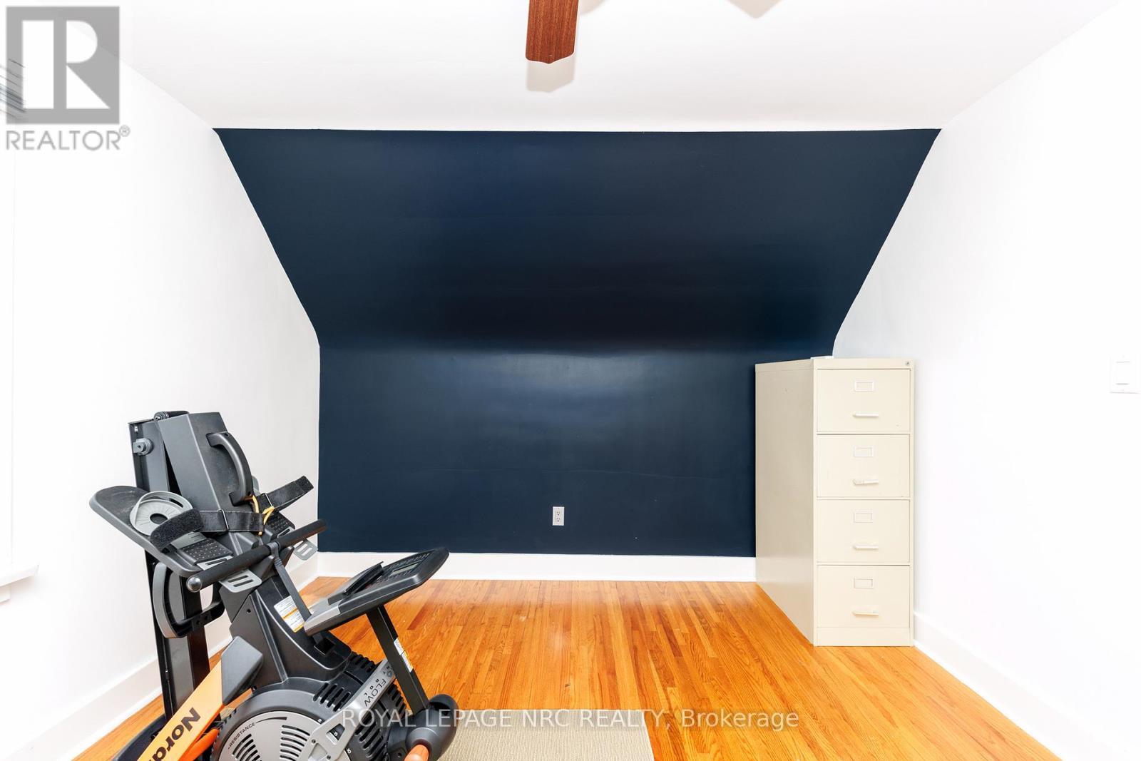 












41 MCDONALD AVENUE

,
Thorold (Thorold Downtown),




Ontario
L2V3E5

