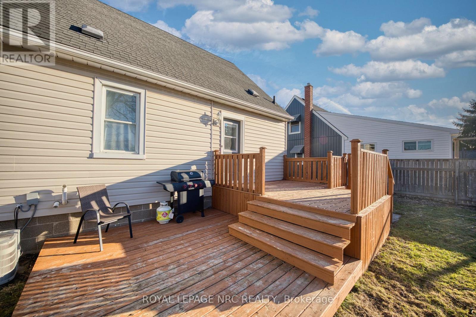 












41 MCDONALD AVENUE

,
Thorold (Thorold Downtown),




Ontario
L2V3E5

