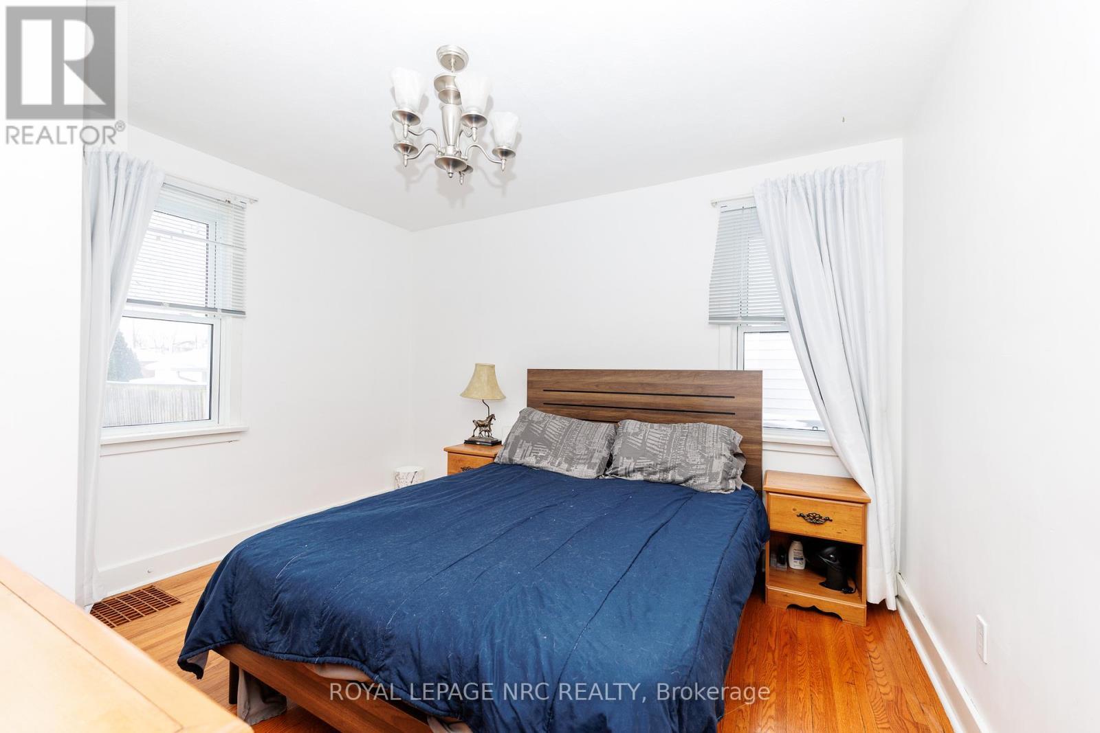 












41 MCDONALD AVENUE

,
Thorold (Thorold Downtown),




Ontario
L2V3E5

