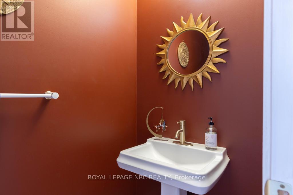 












11 ABBEY AVENUE

,
St. Catharines (Port Dalhousie),




Ontario
L2N5J5

