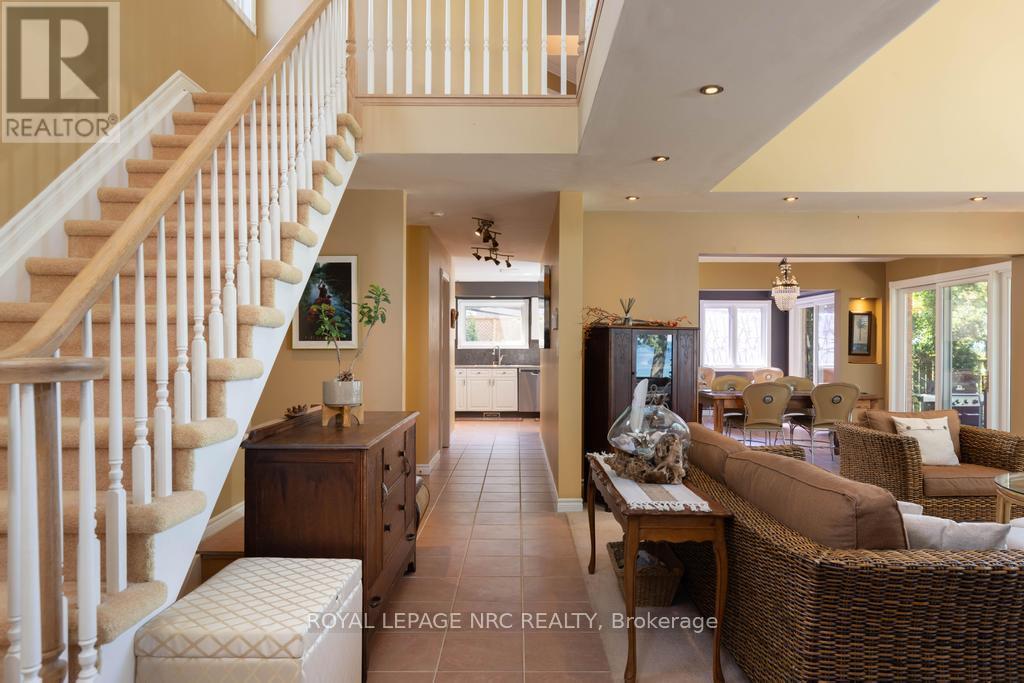 












11 ABBEY AVENUE

,
St. Catharines (Port Dalhousie),




Ontario
L2N5J5

