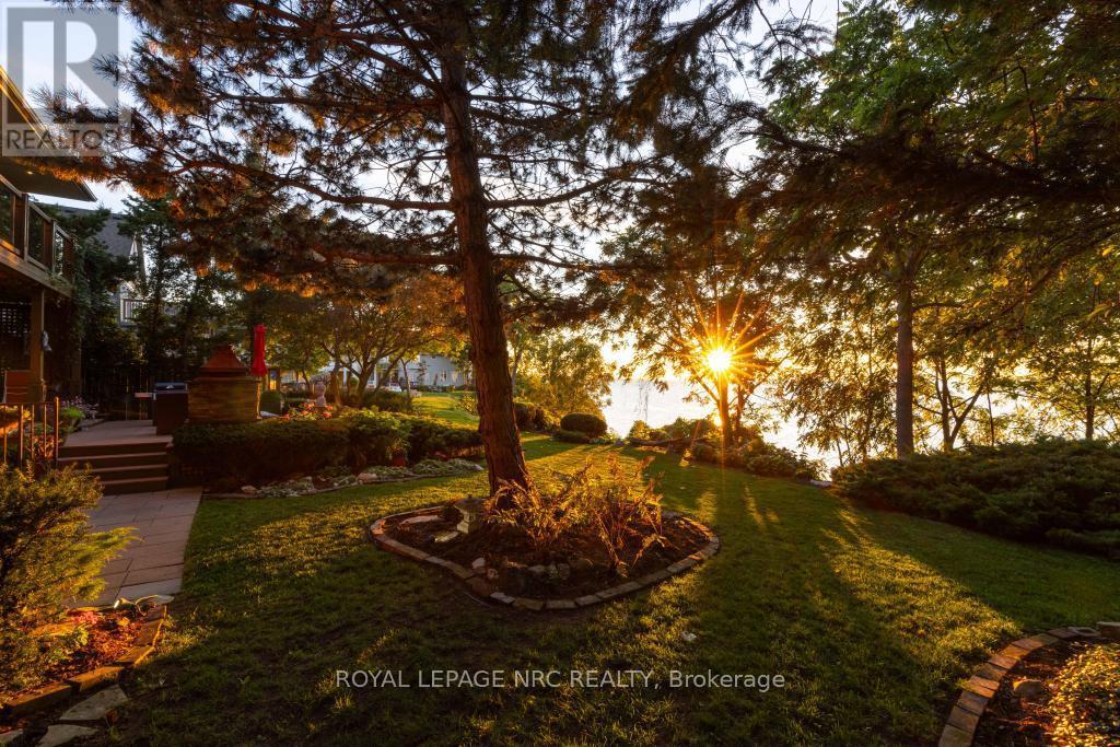 












11 ABBEY AVENUE

,
St. Catharines (Port Dalhousie),




Ontario
L2N5J5

