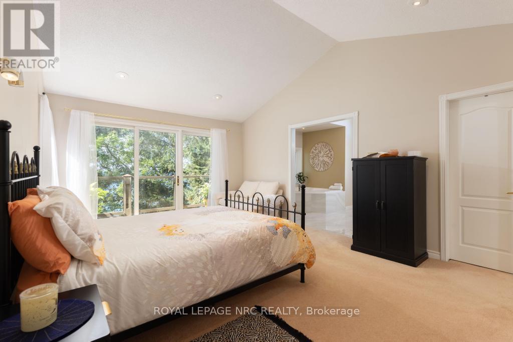 












11 ABBEY AVENUE

,
St. Catharines (Port Dalhousie),




Ontario
L2N5J5

